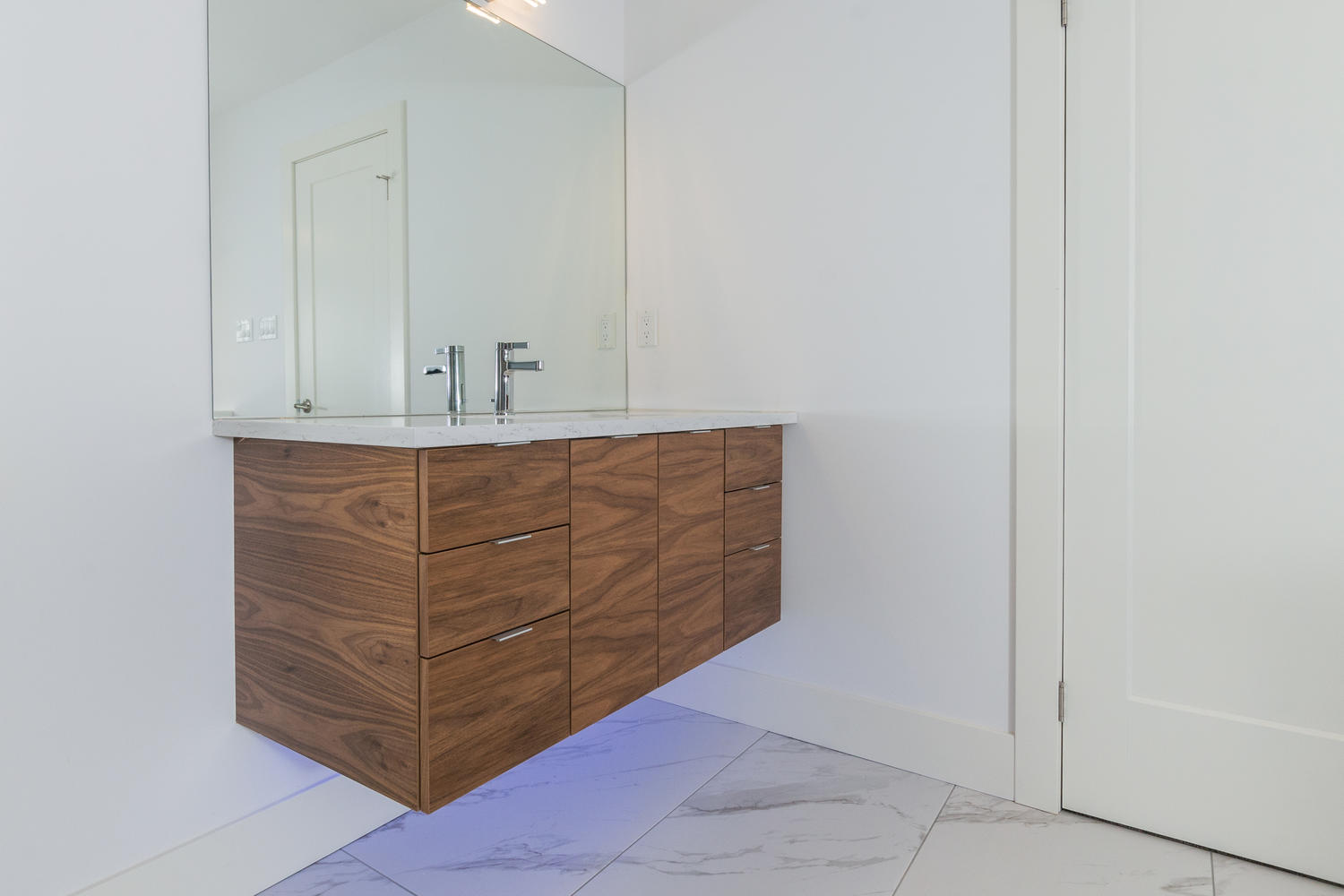 Royal Premier Homes - Eco Friendly Home Builders London - Frontier - Wash Room